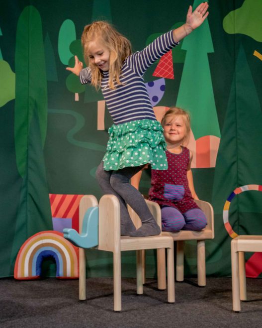stabile Kinderstühle aus Holz