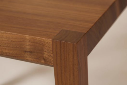 Trewit Esszimmerstuhl Lilly Sitzfläche Detail Nuss