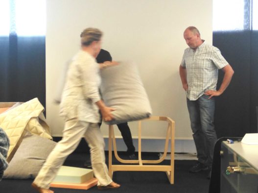 Making of des Fauteuils der Crafted Collection von Trewit
