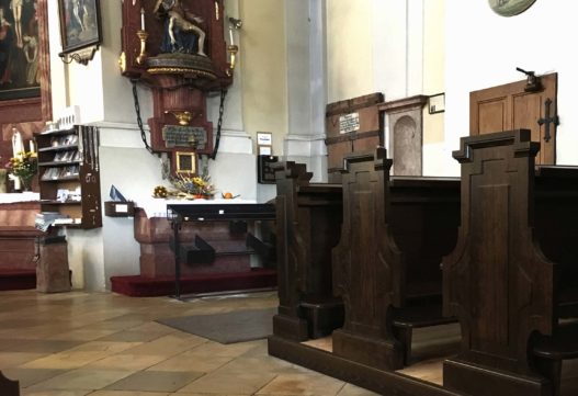 Sitzbank Detail in Pfarr- und Wallfahrtskirche Hoheneich