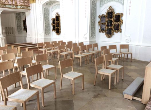 Bestuhlung mit Filzsitz in Akademikerkapelle Kremsmünster
