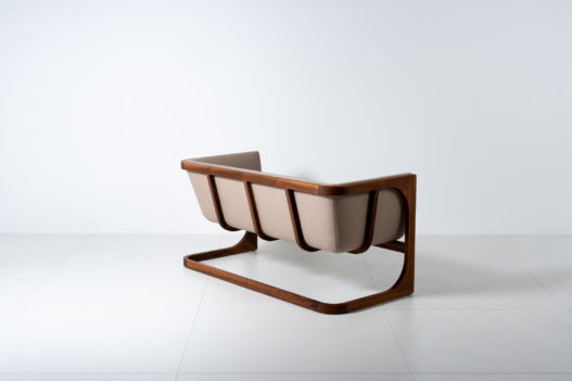 Trewit Sofa Crafted Freischwinger Holzgestell