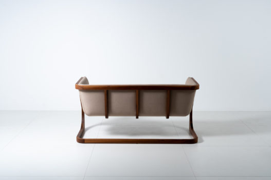 Trewit Sofa Crafted Freischwinger Joka Nuss hinten