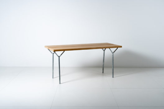 Tisch Kofel von Designer Robert Ruef